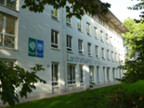 Hier wäre die Fassade des Dienstgebäudes in der Bregenzer Straße 35 zu sehen.
